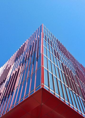 mirror building during daytime